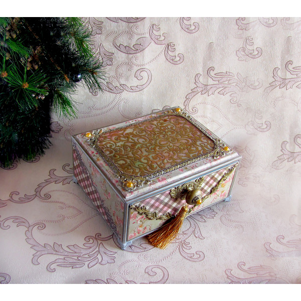 Romantic storage chest with drawers, Delicate large jewelry box, Beige jewelry Cabinet, Large decorative box, gift for her (8).JPG