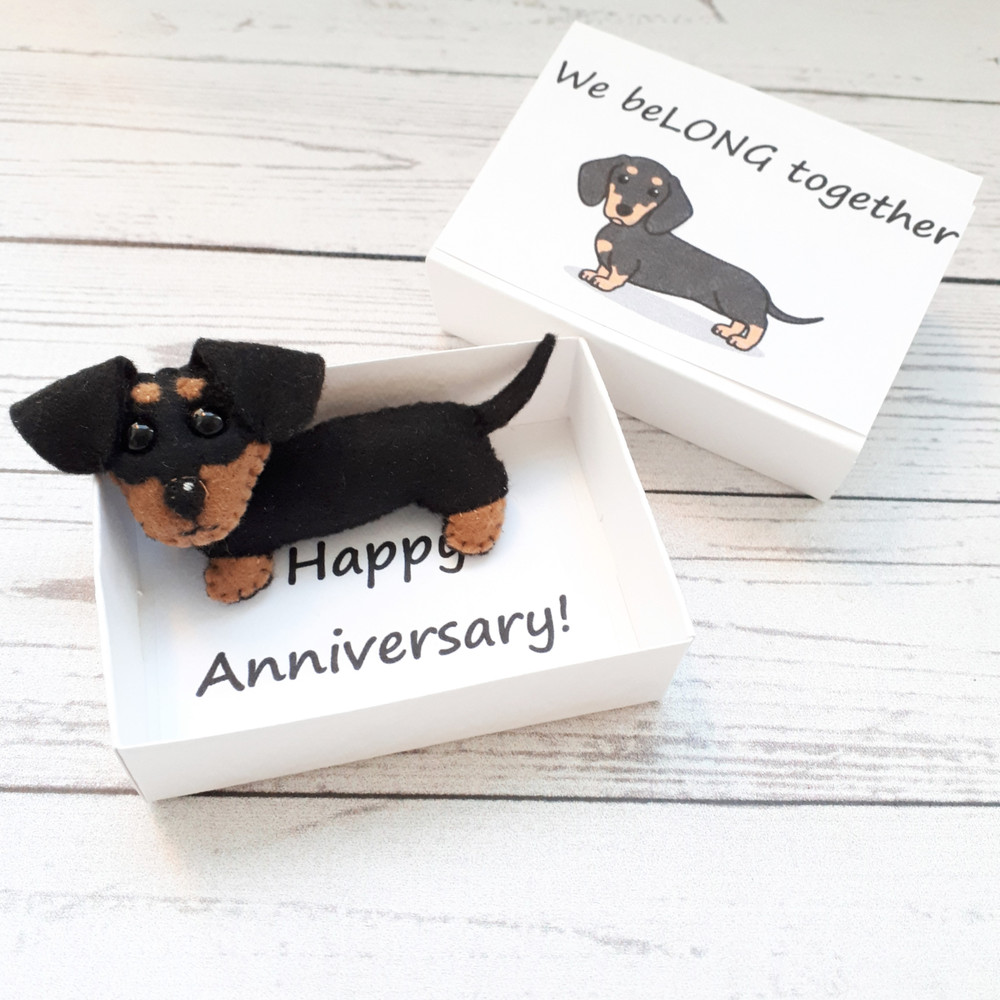 Dachshund-puppy-gift-Anniversary-cards