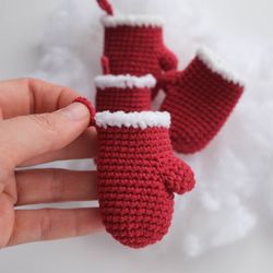 Christmas mini mittens ornament crochet pattern home decor  PDF digital download