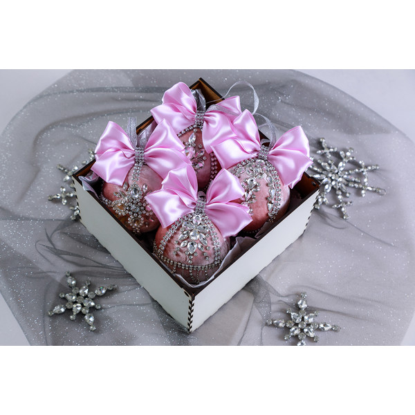 Luxury_Christmas_rhinestones_pink_ornaments_handmade_balls_gift_box_Xmas_decorations_Tree_decor_set_New_Year_tree_balls_christmas_gift_decor.jpg