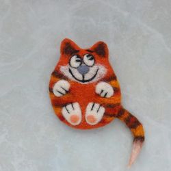 Funny red cat pin for women Cute felted wool cat brooch for girlfriend Handmade cat jewelry