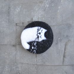 Yin Yang cats pin for women Black and white sleeping cute felted wool cat brooch for girlfriend Handmade cat jewelry