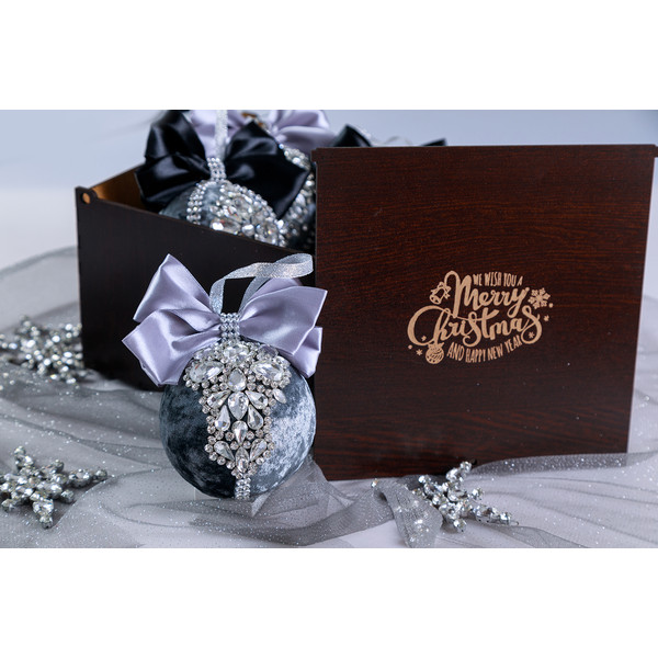 Luxury_Christmas_rhinestones_dark_grey_ornaments_handmade_balls_gift_box_Xmas_decorations_Tree_decor_set_New_Year_tree_balls_christmas_gift_decor.jpg