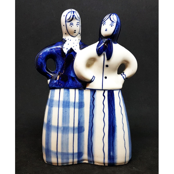 1 Vintage GZHEL Porcelain Figurine GIRLFRIENDS GOSSIPERS Hand Painted USSR 1970s.jpg