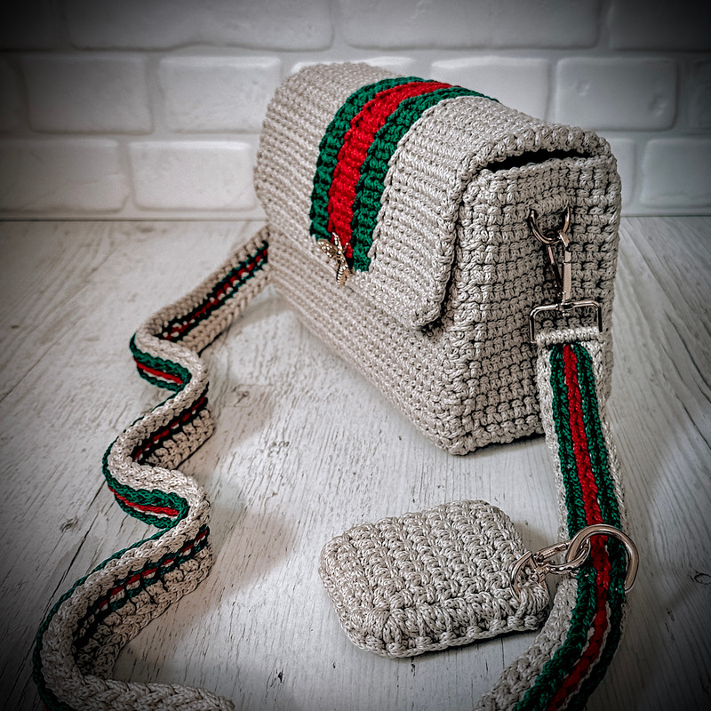 Women-handbag-with-stripes-crochet-pattern-pdf-3