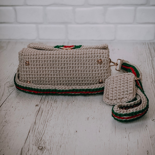 Women-handbag-with-stripes-crochet-pattern-pdf-4