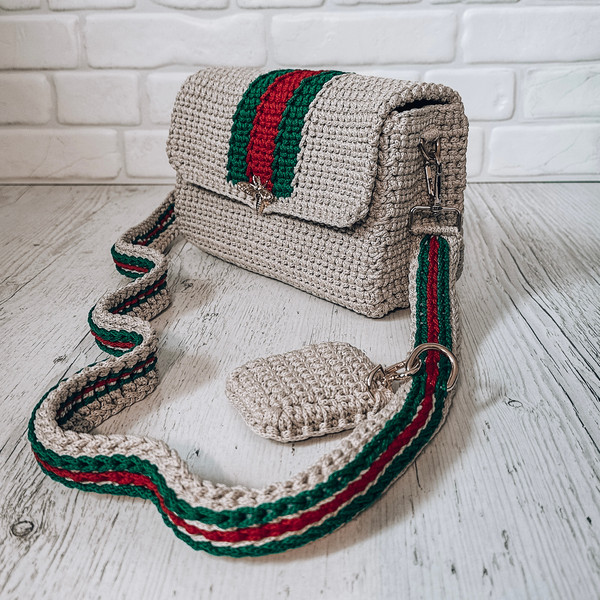 Women-handbag-with-stripes-crochet-pattern-pdf-1