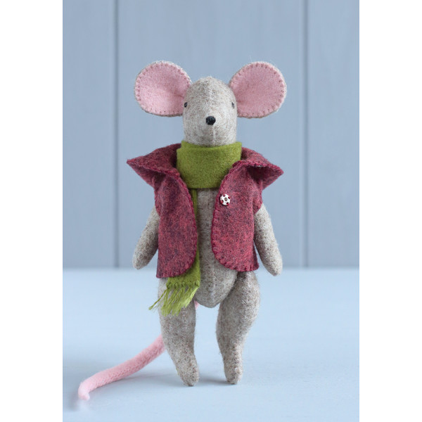 felt-mouse-doll-sewing-pattern-7.jpg
