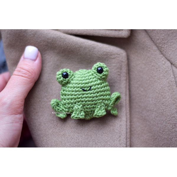 frog-Brooch-Pin-Badge