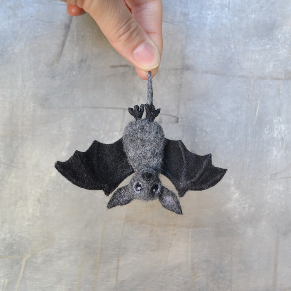 Halloween-cute-fruit-bat-pin-Needle-felted-brooch-for-women