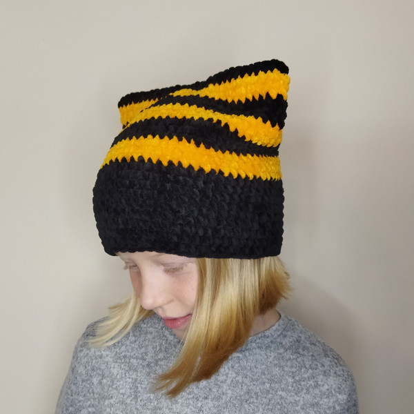 striped_beanie_with_cat_ears