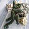 Handmade-beaded-brooch-green-lizard.jpg