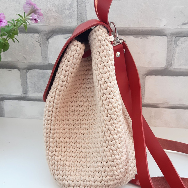 beige-crochet-backpack-beige-color-and-rad-leather