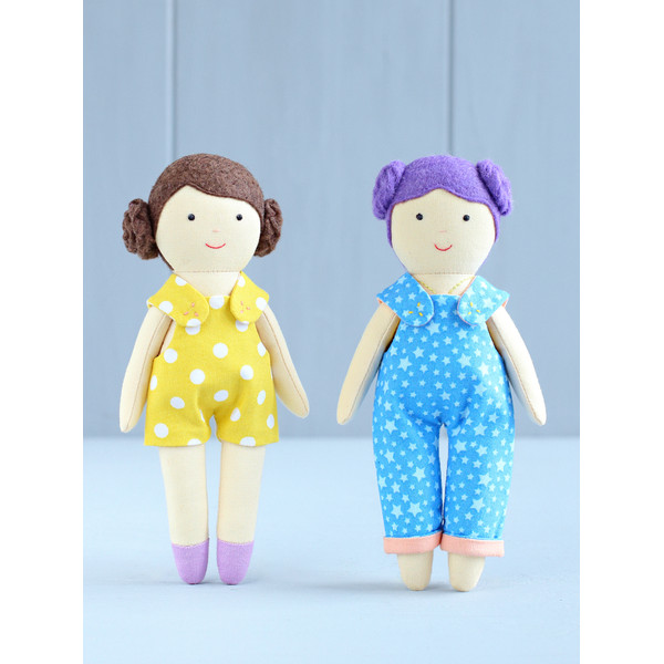 mini-dolls-with-clothes-9.jpg