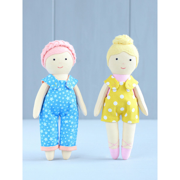 mini-dolls-with-clothes-10.jpg