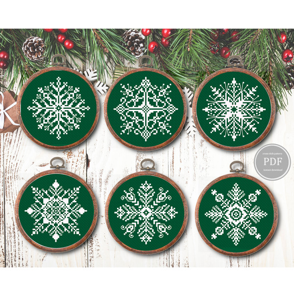Snowflakes-cross-stitch-pattern.png