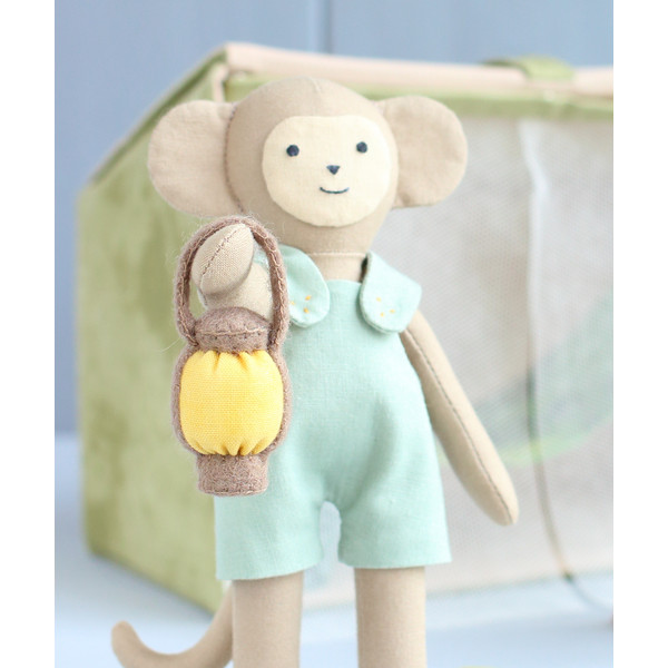 safari-camping-tent-for-mini-lion-and-monkey-dolls-sewing-pattern-27.JPG