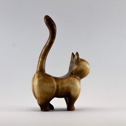 Siamese maple cat. Wooden sculpture. Decor and gift ideas