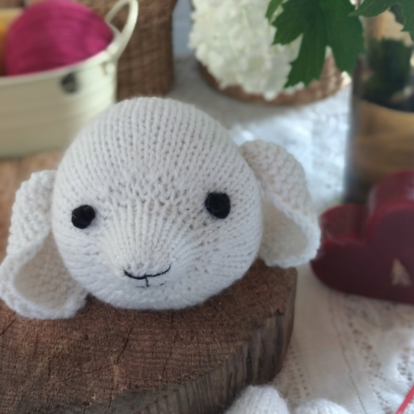 Sheep knitting pattern by Ola Oslopova