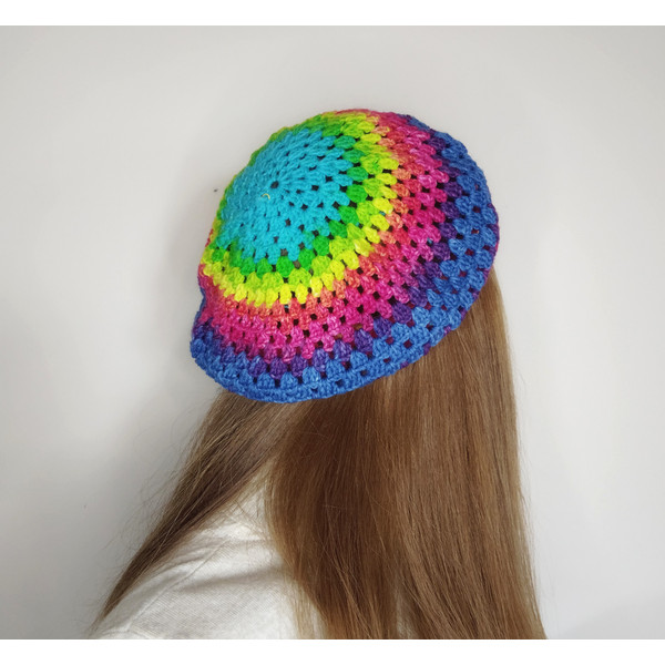 rainbow_beret_crochet