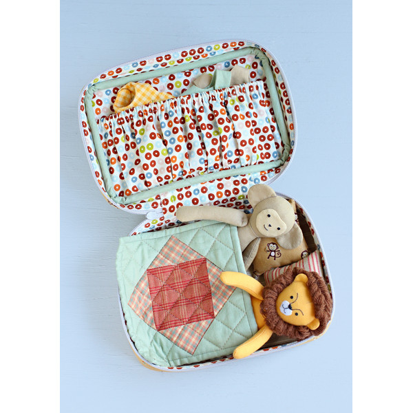 travel-case-for-mini-doll-sewing-pattern-5.jpg