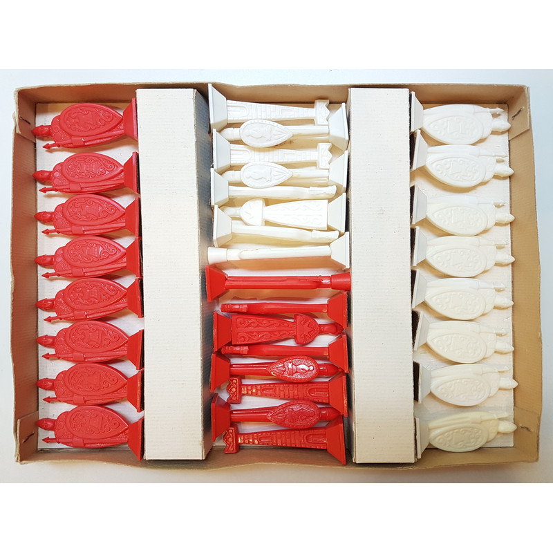2 USSR Vintage CHESS Red&White Plastic 1986.jpg