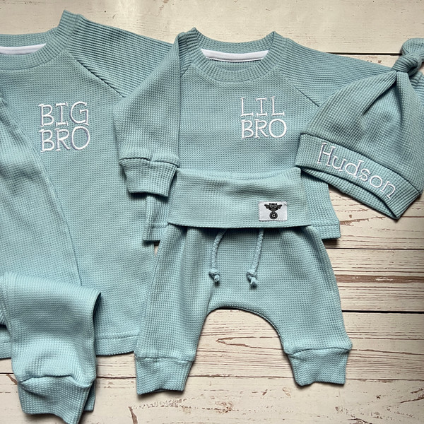 Sky-blue-minimalist-baby-outfit-Baby-boy-coming-home-outfit-Personalized-newborn-boy-baby-clothes-Monogrammed-baby-gift-set-New-mom-gift-16.jpg