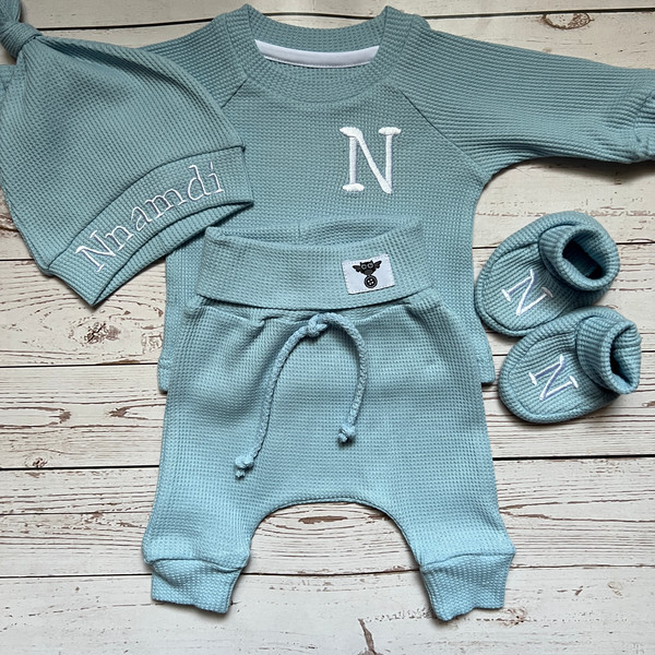 Sky-blue-minimalist-baby-outfit-Baby-boy-coming-home-outfit-Personalized-newborn-boy-baby-clothes-Monogrammed-baby-gift-set-New-mom-gift-13.JPG