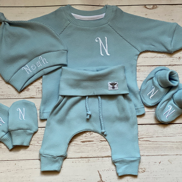 Sky-blue-minimalist-baby-outfit-Baby-boy-coming-home-outfit-Personalized-newborn-boy-baby-clothes-Monogrammed-baby-gift-set-New-mom-gift-47.jpg