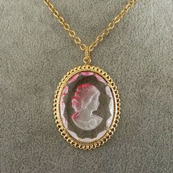 Vintage Lady Intaglio Necklace Pink Fuchsia Clear Vintage Glass Lady Girl Intaglio Cameo Pendant Necklace Jewelry 7623