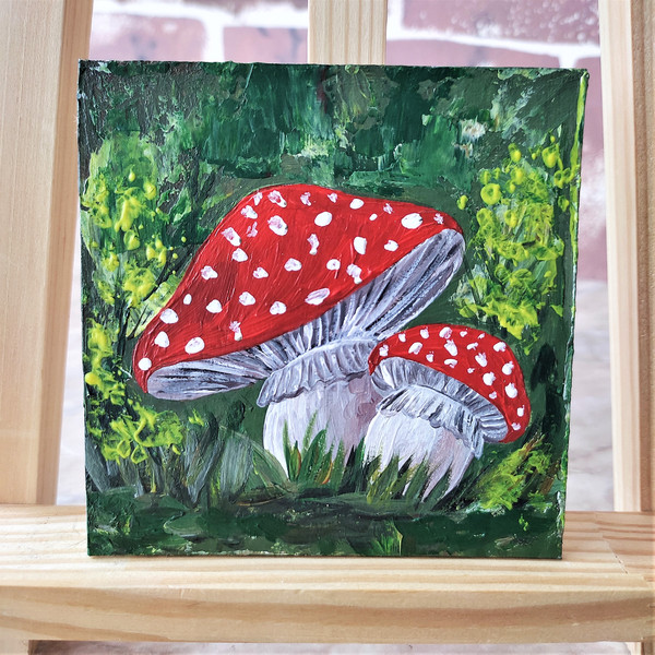 Handwritten-mushroom-fly-agaric-mini-painting-by-acrylic-paints-5.jpeg