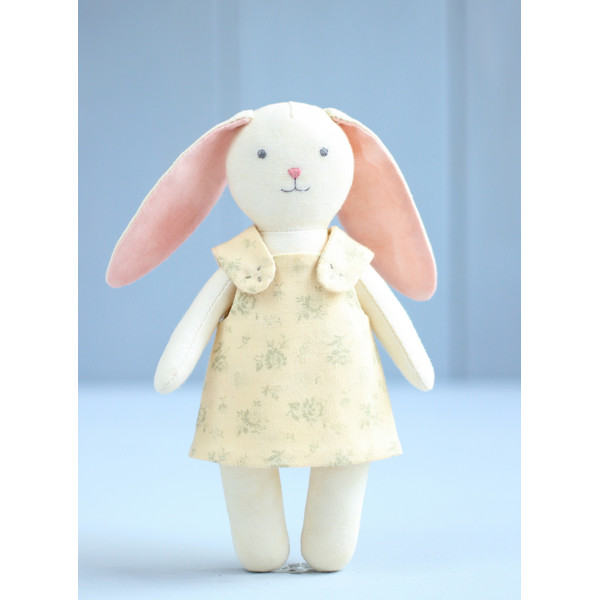 mini-bunny-with-sleeping-basket-sewing-pattern-11.JPG