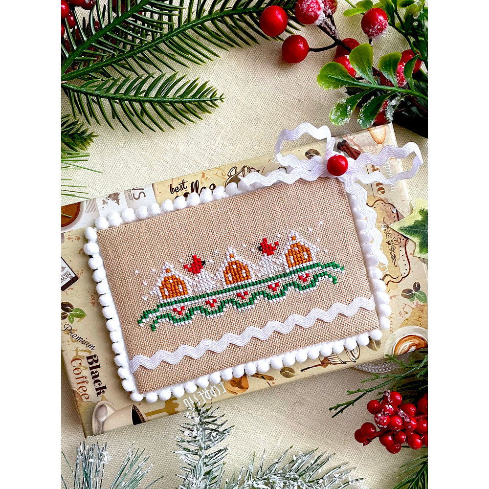 Cardinal Christmas Shelf 1.jpg