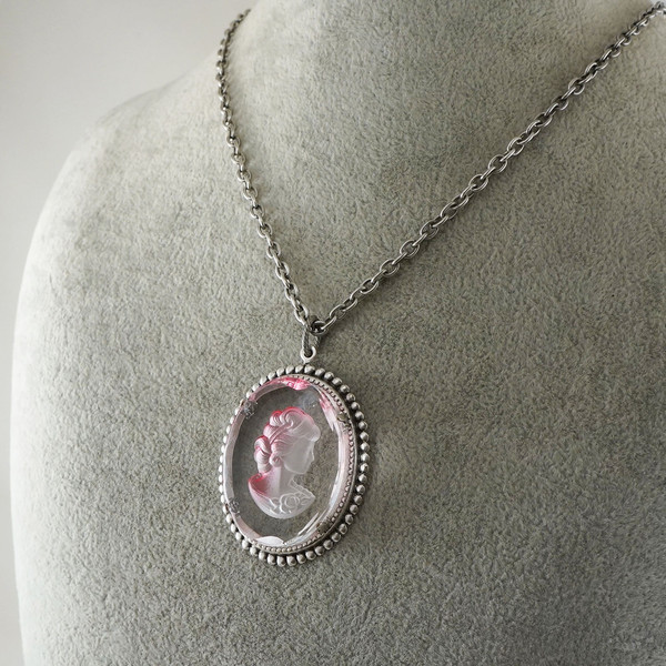 clear-white-pink-fuchsia-vintage-glass-lady-girl-intaglio-cameo-pendant-necklace-jewelry