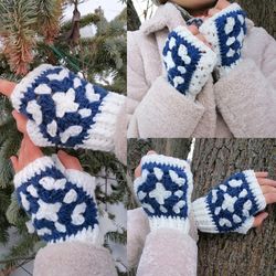 Cottagecore fingerless gloves granny square, white fingerless gloves, winter gloves, granny square mittens