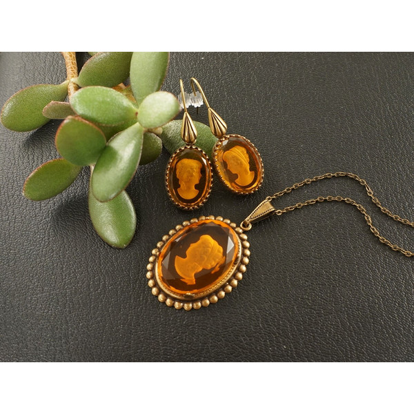 yellow-glass-antique-lady-intaglio-cameo-necklace-earrings-jewelry-set