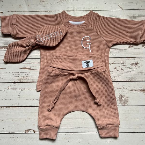 Personalized-baby-girl-coming-home-outfit-as-baby-shower-gift-for-girl-9.JPG