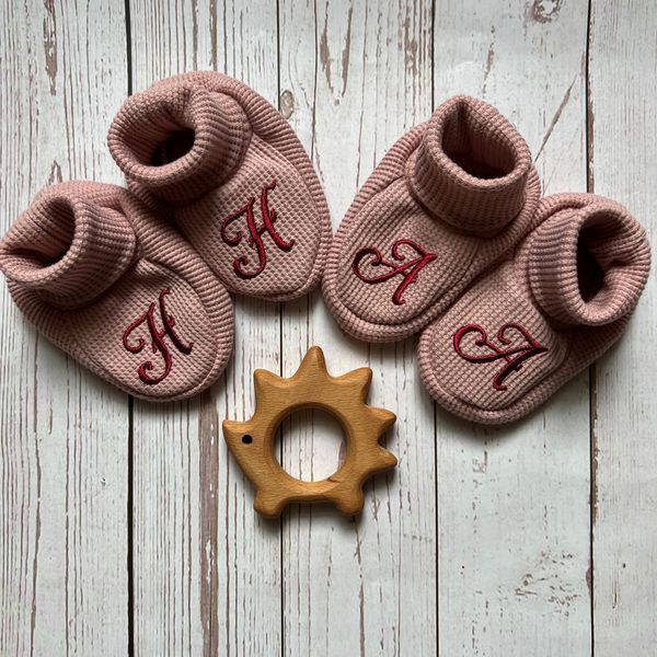 Personalized-baby-girl-coming-home-outfit-as-baby-shower-gift-for-girl-20.JPG