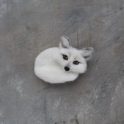 White arctic fox animal brooch for women Needle felted wool replica pin for girl Fox lover gift jewelry