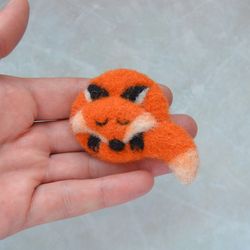 Sleeping red fox animal brooch for women Needle felted wool replica pin for girl Fox lover gift jewelry