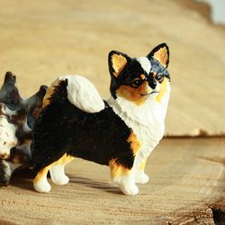 Brooch tricolor longhaired chihuahua figurine - brooch or dog show ring clip/number holder, cast plastic, hand-painted