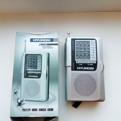 Hyundai h-1600 Portable Digital World 9 band Band Radio Receiver