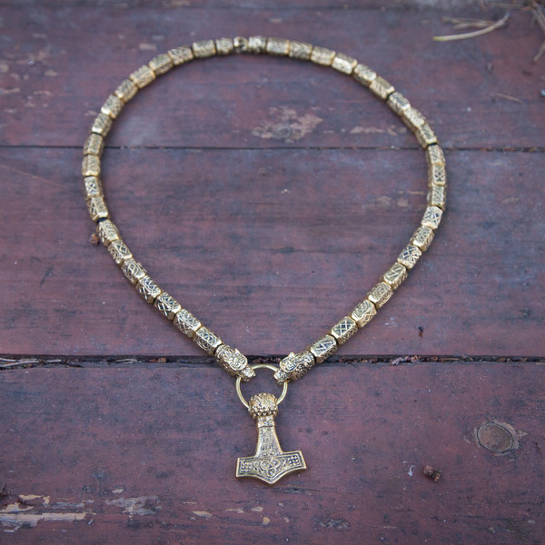 massive-rune-necklace