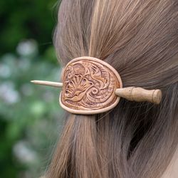 Leather hair barrette with wooden stick in boho style. Woodland hairstyle for druid. Hair slide with floral ornament.