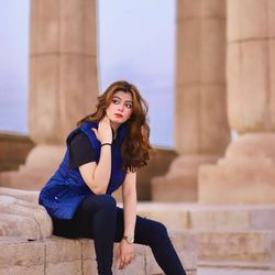 women sleeveless puffer navy blue