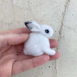 Miniature white bunny figurine Needle felted rabbit replica for dollhouse Realistic wool hare ornament Fairy garden