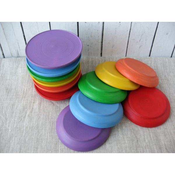 color-wooden-plates-kitchen-pretend-play