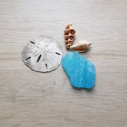 extra-large electric blue sea glass.
