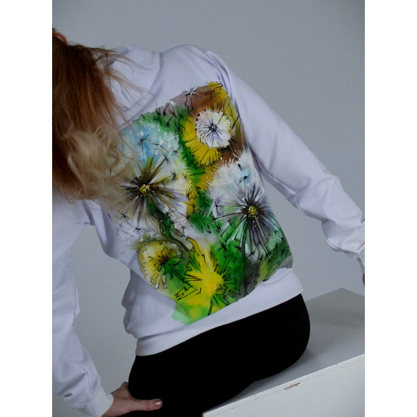 .jpgwhite- girl- hoodies- fabric- painted- clothes-dandelion- drawing- wearable- art