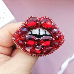 lips brooch, red lips, lapel pin, beaded brooch,rhinestone brooch, embroidered brooch